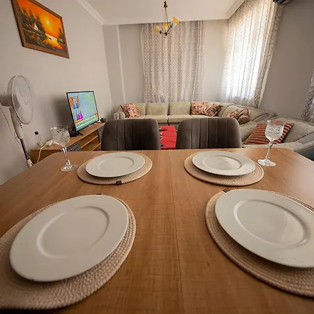 Spacious Flat 20 Minutes To Oldtown * 安塔利亚